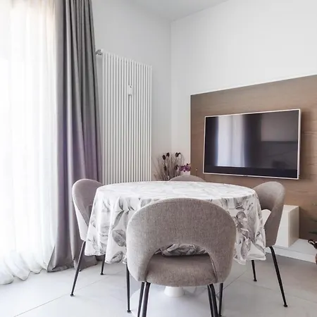 Ur Nest Pancaldi بولونيا